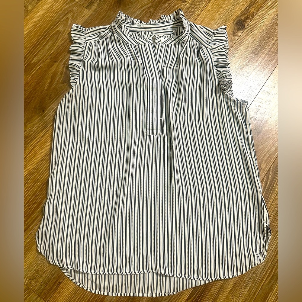 LOFT Sleeveless Black & White Top